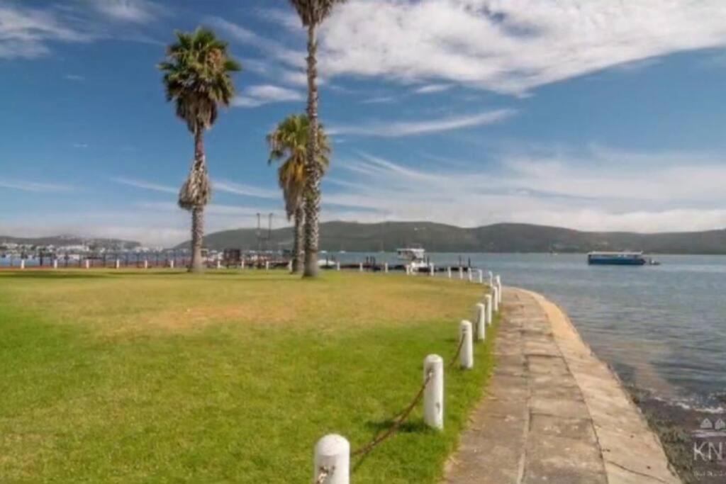 Waterfront Apartment Knysna Extérieur photo